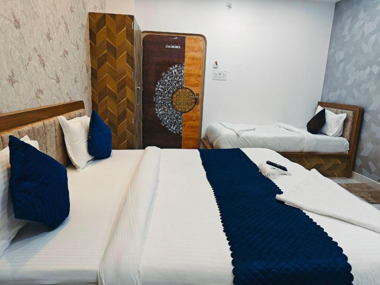 Hotel The Pushpraj Varanasi Exterior foto